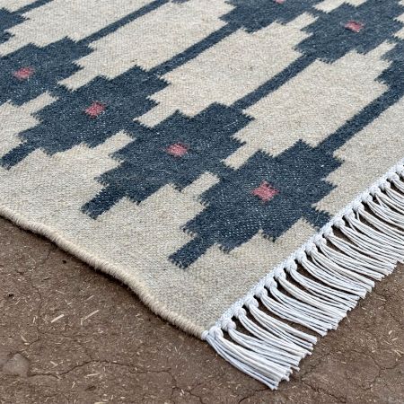 Handcrafted Vintage Multicolor Wool Dhurrie For Living